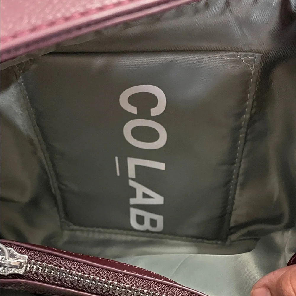 Elegant Burgundy Shoulder Bag - Picture 3 of 16